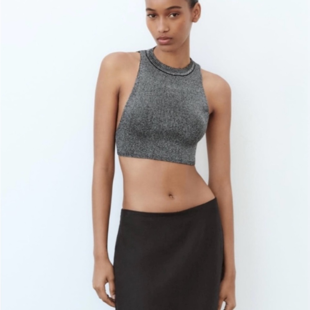 ZARA - OPEN BACK KNIT TOP
S | BLACK / SILVER
REF 3646/002
